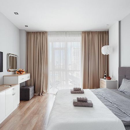 White Apartment in 12 Floor Odessa Buitenkant foto