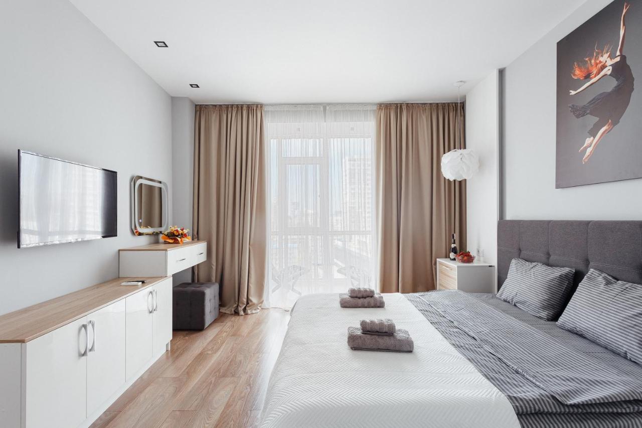 White Apartment in 12 Floor Odessa Buitenkant foto